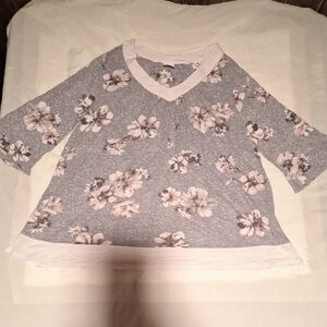 Secret Treasures Blue Floral V-Neck Short Sleeve Tee